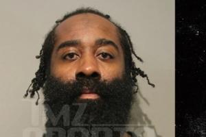争议判罚引热议：哈登非法携带武器指控撤销，NBA赛季能否安心？