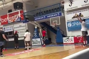 登哥度假依旧不忘训练，但身材似乎略微发福了哦