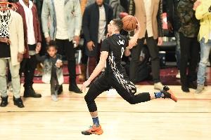 扣篮大赛再起波澜，拉文与乔丹、卡特比拼，自评16年扣篮大赛胜出
