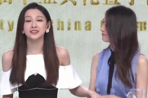两代美女主持同框！天下足球马凡舒&雪儿你喜欢谁？
