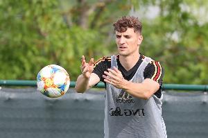 战报：桑德兰2-0朗斯，默尼耶加盟