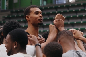 这一战将改写NBA格局？马刺巴黎热身背后的人文胜利