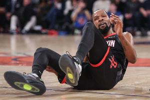 强强对决，火箭与NBA揭幕夜擦肩而过，昔日辉煌今何在？