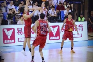 广西后卫的球风都这么好看吗？