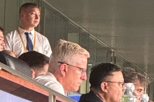 探寻新星？记者：曼城CEO索里亚诺、总监维亚纳现场观看新鹏城赛事