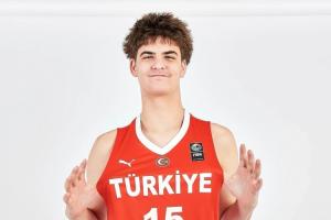 强强对决，奥库之子闪耀U16欧锦赛，力压对手独占鳌头