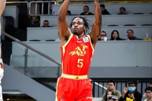 判罚成转折？布朗与对手激战引热议