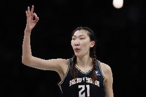 WNBA强强对话，韩旭与王牌中锋交锋，自由人队强势逆袭