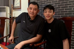 逍遥王徐杰分享与巩晓彬合影：四川美食诱人，期待下次再来